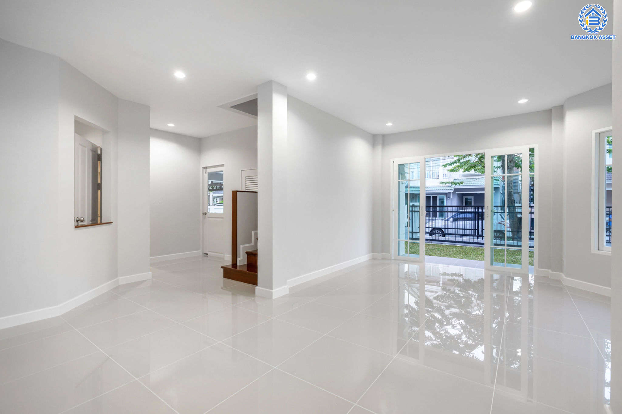 บ้านมือสองตกแต่งใหม่ ม.เพอร์เฟคเพลส2 รัตนาธิเบศร์ บ้านเดี่ยวหลังใหญ่ จากแบรนด์ Property Perfect เนื้อที่ 60 ตร.ว. บนโซนที่ดีที่สุด! ใกล้ทะเลสาบและส่วนกลาง ฟังก์ชันพร้อม 3 ห้องนอน 3 ห้องน้ำ 2 ที่จอดรถ บนที่สุดแห่งทำเลโซนเมือง เชื่อมต่อทุกการเดินทาง ใกล้เซ็นทรัลรัตนาธิเบศร์ จุดขึ้นทางด่วน "งามวงศ์วาน" และรถไฟฟ้า "สถานีไทรม้า"...